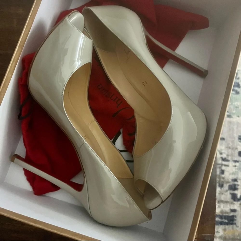 Christian Louboutin Limited Edition Souris color - Picture 7 of 9
